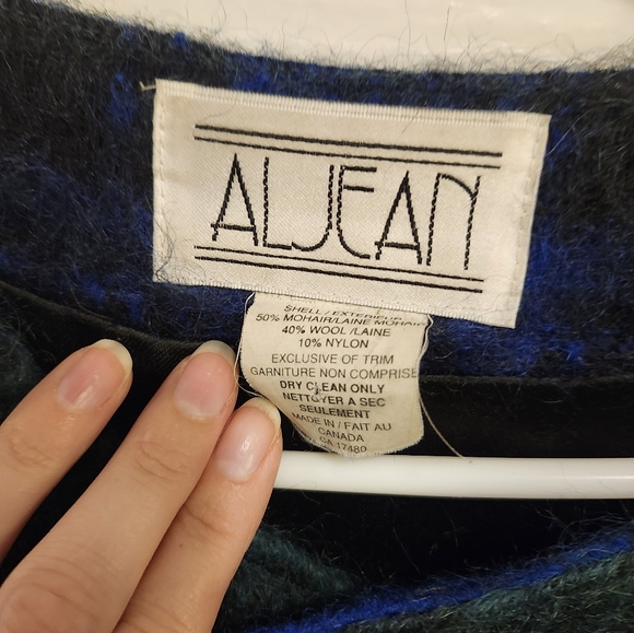 Vintage Mohair and wool Cape - Picture 2 of 6